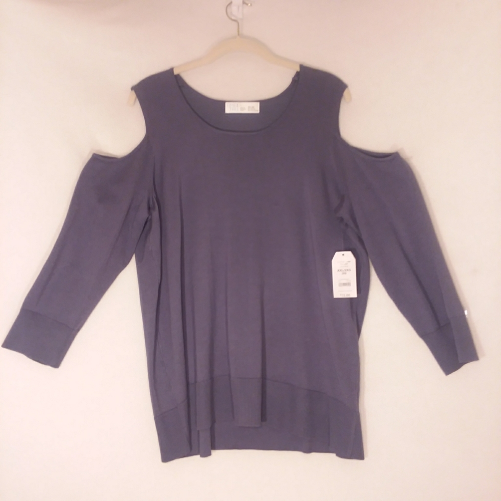 2- Open shoulder tops